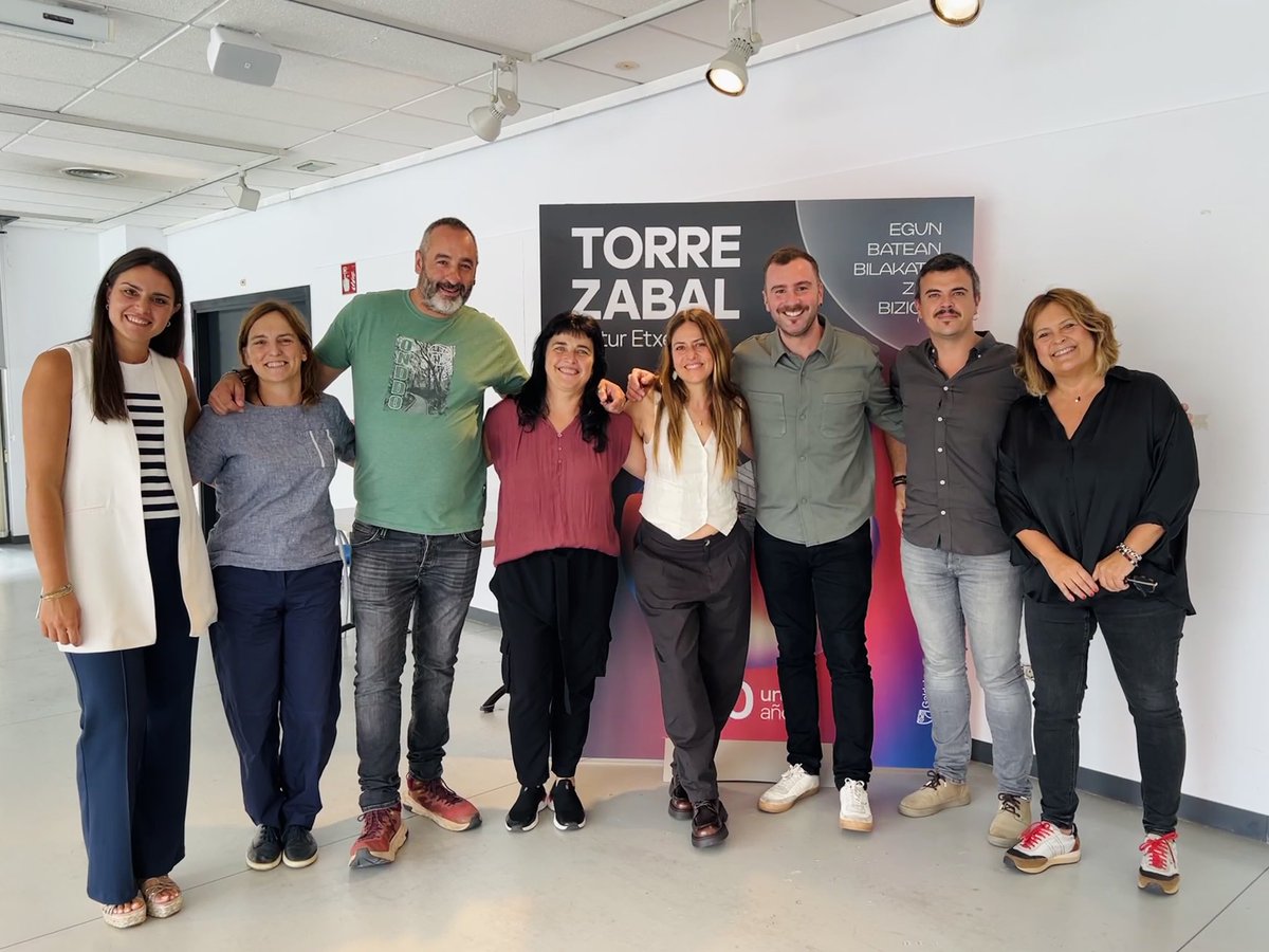 🥳 Gure herriko kultur etxeak, #Torrezabal-ek, 30 urte bete ditu! Eta inguruko lagun-talde artista honek, beste askoren artean, egitarau oparoa prestatu du ikasturte osorako!

🎼 Gaur aurkeztu dute prentsaurrean, eta laster emango du <a href="/infobinke/">BINKE</a>-k horren berri! 👏

🎂 <a href="/GDKOUdala/">Galdakaoko Udala</a>