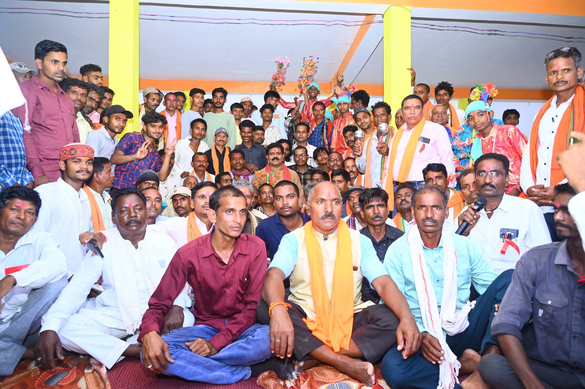 जिला कबीरधाम के ग्राम बखारीपाठ (कोन्हा,) में सीताराम नाम हरि संकीर्तन रामधुनी कार्यक्रम में पहुँचकर अपनों की खुशियों में सम्मिलित होकर उनसे आत्मीय मुलाकात की। राम नाम के मधुर वचनों का रसपान किया।
