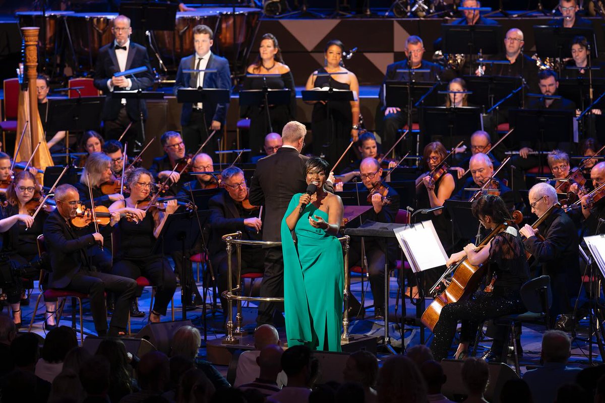 bbcproms's tweet image. Last night&apos;s Prom marked 100 years since the birth of legendary film composer Henry Mancini. 

Thank you to all artists including conductor @eoutwater &amp;amp; @BBCCO, presenter Mel Giedroyc, @OliverTompsett &amp;amp; @1RachelJohn, and Henry Mancini’s daughter Monica, who sang ‘Moon River’.
