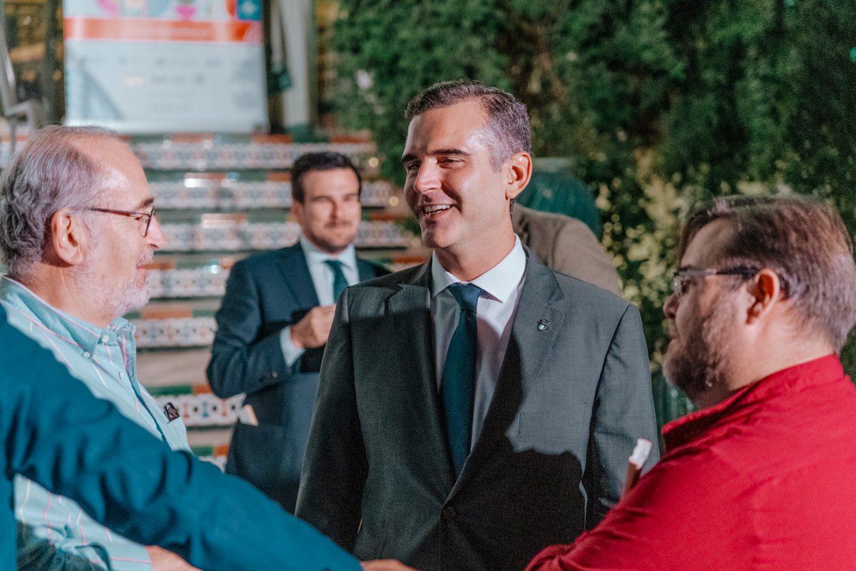 ¡Aniversario I de Gusto del Sur! Representados por José Luis García Muñoz, nuestro Director, y José Manuel Morales, Director Comercial, nos alegra haber formado parte de un evento tan especial.

Enhorabuena <a href="/gustodelsurand/">Gusto del Sur</a>, referente de la calidad
agroalimentaria en Andalucía!