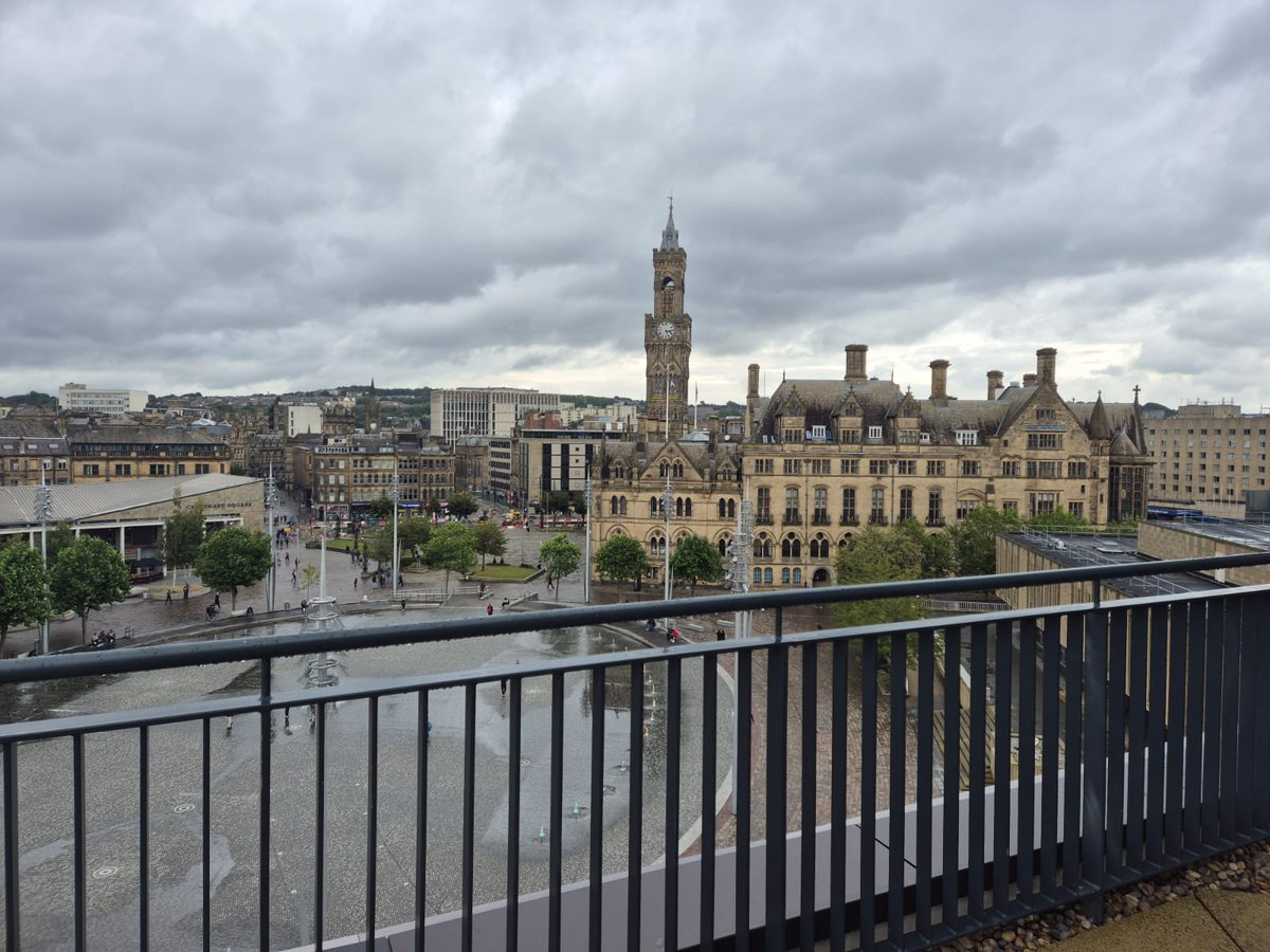 Yesterday <a href="/PwC_UK/">PwC UK</a> opened its new Bradford office <a href="/OneCityParkBFD/">OneCityParkBFD</a> This investment shows our commitment to Bradford &amp; with <a href="/Bradford2025/">Bradford 2025</a> City of Culture coming up it's set to be a very exciting time for everyone. Thanks to <a href="/bradfordmdc/">Bradford Council</a> <a href="/SHinchcliffe/">Susan Hinchcliffe</a> &amp; <a href="/MayorOfWY/">Tracy Brabin, Mayor of West Yorkshire</a> for their support
