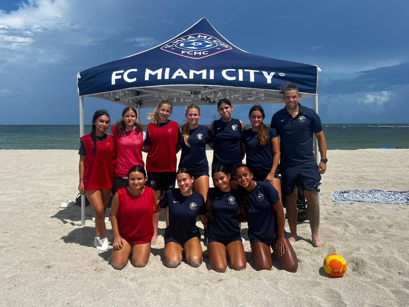 Some of our U17 and U20 players from the Girl Elite Academy enjoying a fun bonding session at the beach! 🏖️⚽️

#TeamSpirit #FCMiamiCity