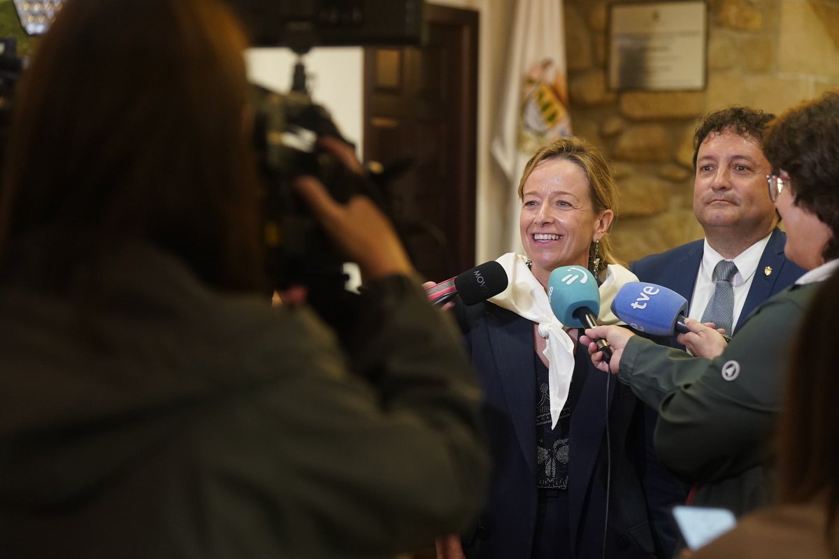 Egun oso emankorra gaurkoa #Zarautz-en:

✔️ Gobernu Kontseilu ibiltaria <a href="/ZarauzkoUdala/">Zarauzko Udala</a>-n.
✔️ Herriko proiektu eta erronkak aztertu ondoren, Xabier Txurruka alkatearen eskutik Euskal Jaien historia ezagutu.
✔️ Saihesbide berriaren proiektua urte amaieran lizitatuko dela iragarri.