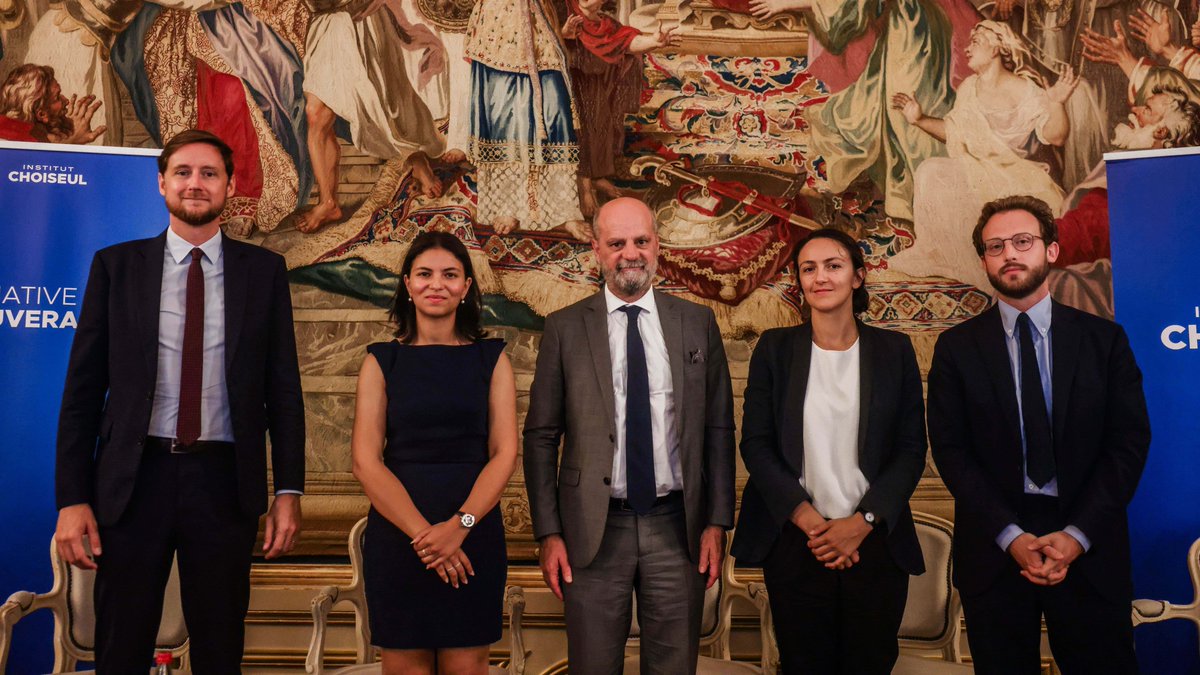 #InitiativeSouveraineté | Le capital humain, 1er actif de la souveraineté 🇫🇷 ?

Comment attirer les nouvelles recrues face à la pénurie de talents, aligner les formations 🎓 et préparer notre système éducatif aux transitions écologiques et numériques ? 💡

🙏 à nos intervenants !