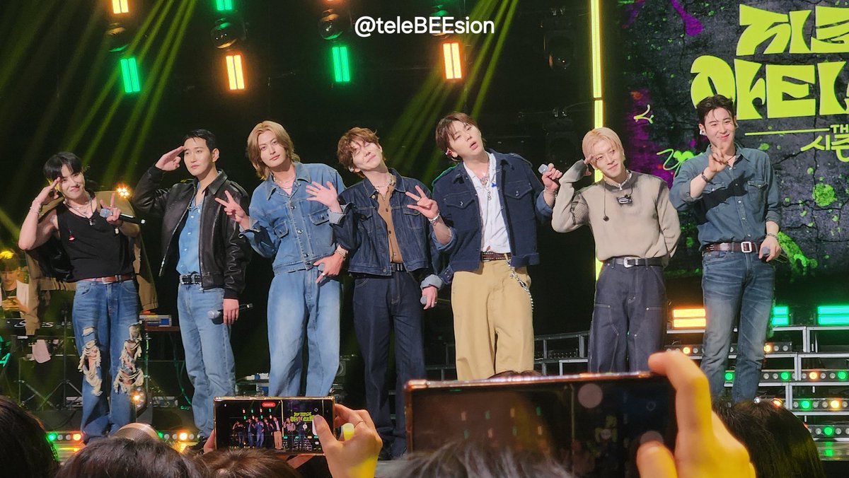 teleBEEsion's tweet photo. 240903 더시즌즈
오늘 여의도에 흘린 내 눈물이 거의 한강이야 … 🥹
진짜루 행복했다❤️ 고맙고 사랑해❤️
#더시즌즈 #지코의아티스트
#블락비 #BlockB https://t.co/yVk7RATQmd