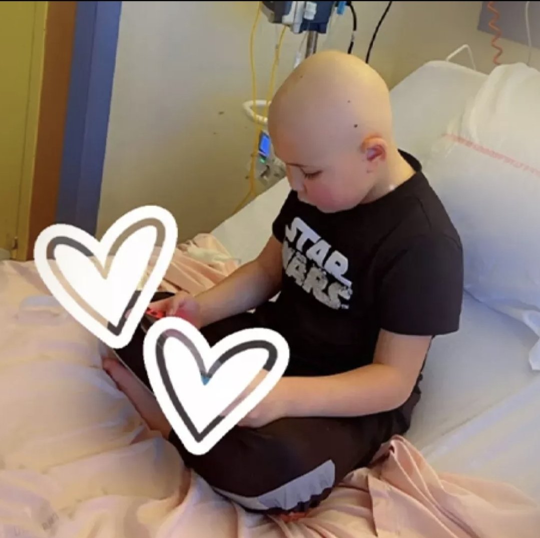 Jules, 6 ans, de Saint Paul de Fenouillet (66) et atteint d’une leucémie rare depuis février dernier. 
Jules n’a pas pu faire sa rentrée scolaire car il enchaîne les chimiothérapies. Le chemin vers la guérison est encore long pour Jules et les frais cachés liés à sa maladie