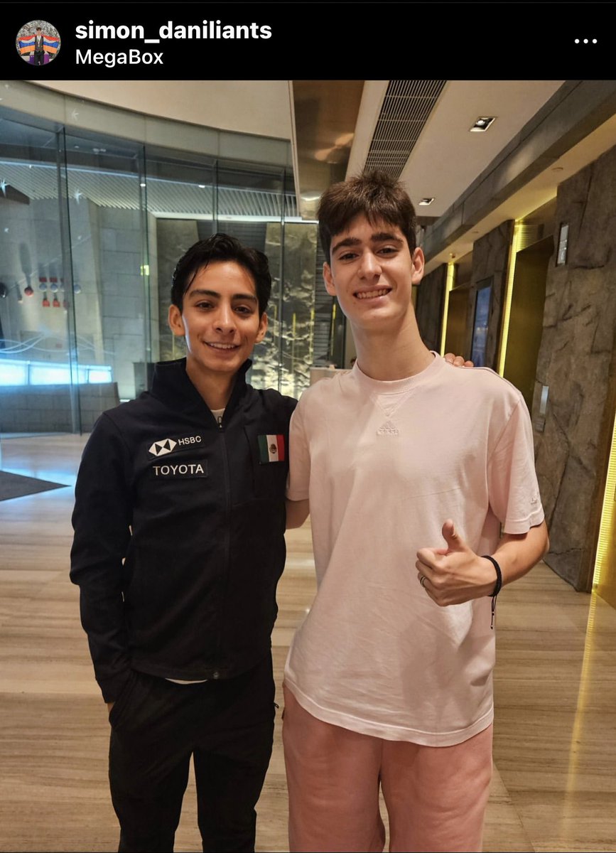 DonovanCarrFan's tweet photo. 📸🤍

#FigureSkating #patinajeartistico #ISUFigureSkating #OrgulloMexicano #DonovanCarrillo #asianopenfigureskatingtrophy https://t.co/MdvpL6kqHC