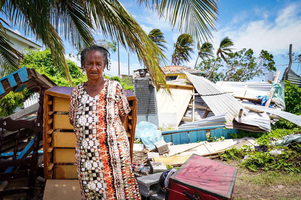IOM_Caribbean's tweet photo. "I do not know what to do now, I really want to come back...I need help." 💚 #HurricaneBeryl affected 🇯🇲 on 3 July, causing an estimated USD 6.5 billion of destruction across the agricultural belt. 📉
🔗https://t.co/0cay6IDYng
#BerylRecovery #BetterMustCome #JamaicaStrong 💪 https://t.co/IF8Li155lo