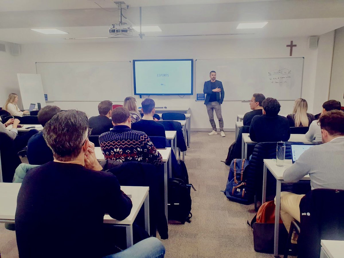Juan Esteban Diez (@juanesdiez) on Twitter photo Tuve el placer de volver como expositor a uno de los cursos mas prestigiosos de #ManagmentDeportivo de #Argentina.
Hace 13 años egresaba como alumno del programa FIFA/CIES y regresé invitado por <a href="/mclaria/">Mariano Clariá</a> y <a href="/RafaelTrevisan1/">Rafael Trevisan</a> para charlar sobre los Esports y su ecosistema Tuve el placer de volver como expositor a uno de los cursos mas prestigiosos de #ManagmentDeportivo de #Argentina.
Hace 13 años egresaba como alumno del programa FIFA/CIES y regresé invitado por <a href="/mclaria/">Mariano Clariá</a> y <a href="/RafaelTrevisan1/">Rafael Trevisan</a> para charlar sobre los Esports y su ecosistema