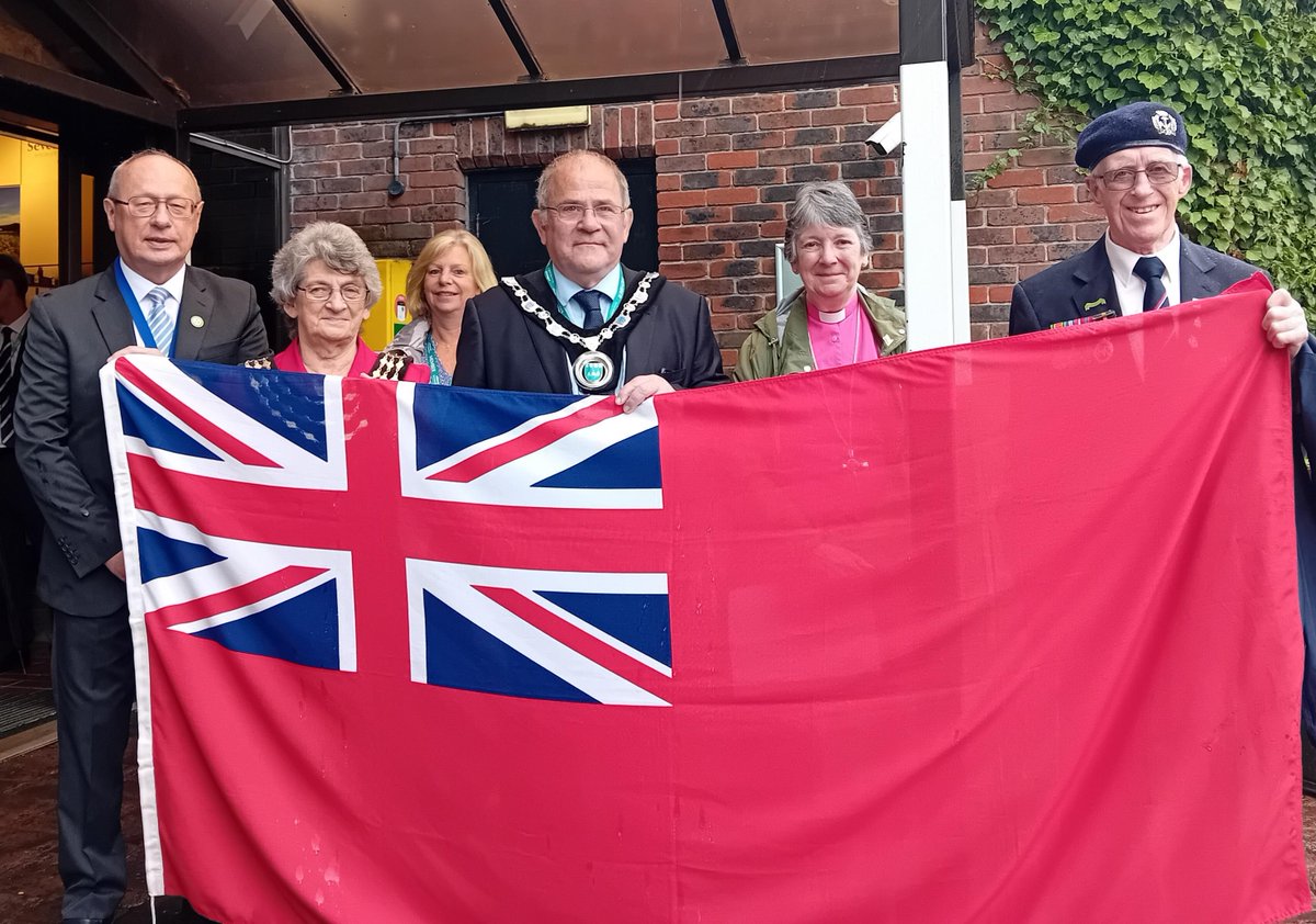 It was an honour to celebrate the Merchant Navy men &amp; women who serve our nation by raising the red ensign. Thank you to the Rev. Dorothy McGarvey, Leader of the Council, Roddy Hogarth, <a href="/SDC_ViceChair/">Chairman of Sevenoaks District Council</a>, the mayor of <a href="/Swanley_Council/">Swanley Town Council</a> Rita Wood &amp; local veterans for joining me today.