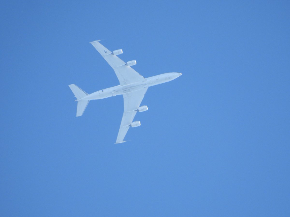 KMLorbz's tweet image. Delayed post - but this was from 9/1 - WIZEN01 (E-6B) 164410 - decent underbelly pic. #aviation #milair