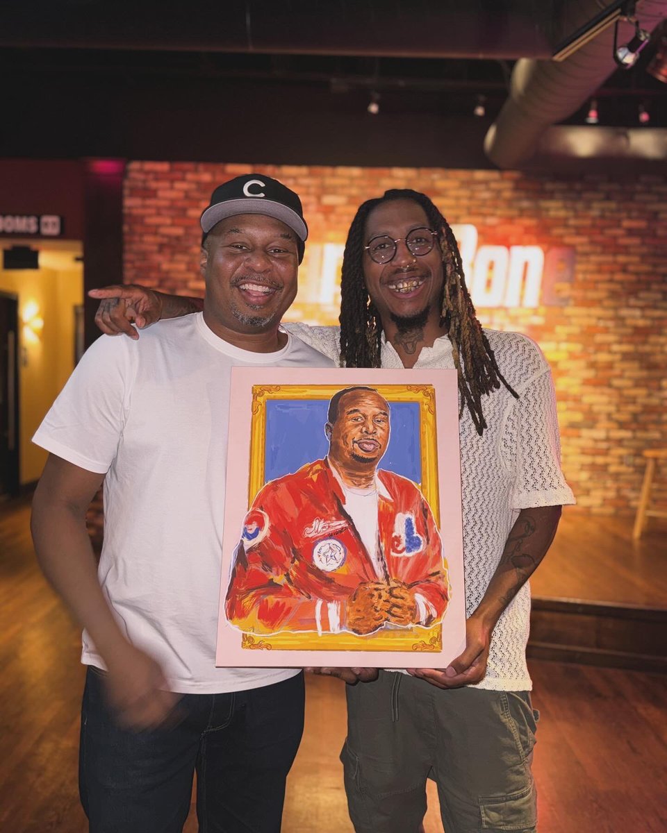 HakimsArtNStuff's tweet image. Got to see one of my heroes Uncle @roywoodjr kill it on stage and give him some art!