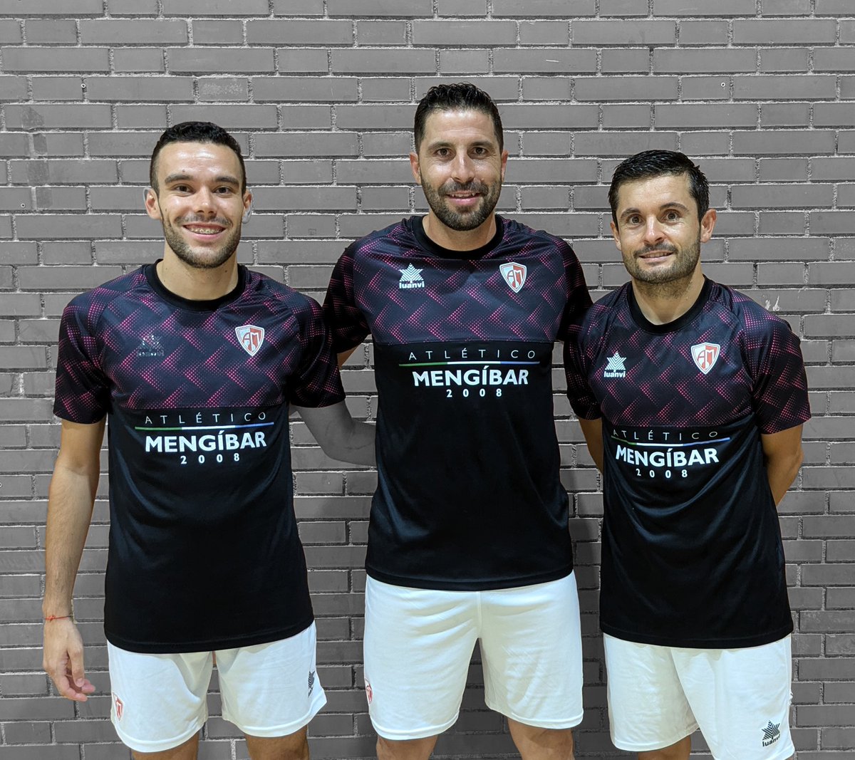 Hoy es día de presentar a los C A P I T A N E S

🐢 Tortu
⚡<a href="/JoseColacha/">Jose Colacha</a>
🪄 <a href="/Dani_martin_11/">Dani Martin 11</a> 

¡Compromiso, actitud, experiencia! 💪🏽

#futsalRFEF #mengibar #jaen