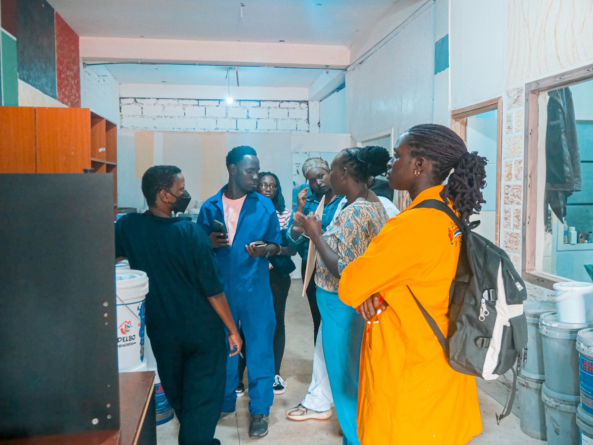 artfieldug's tweet image. Our interior design students visited the Delbo Paint factory, learning about the latest paint trends and techniques. 
This hands-on experience is key to their future success. Ready to join? 
Apply now!
#MakeItHere
#ArtfieldInstituteofDesign
#DesignStudents