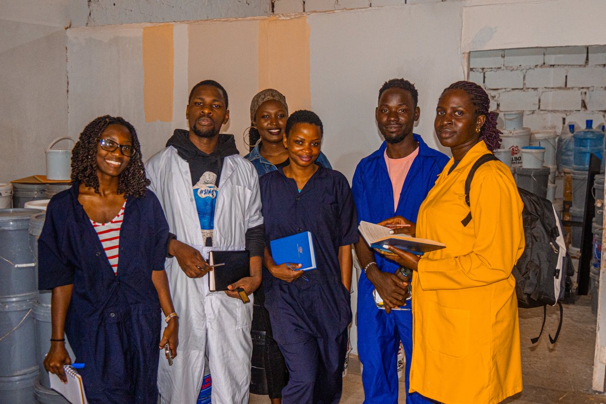 artfieldug's tweet image. Our interior design students visited the Delbo Paint factory, learning about the latest paint trends and techniques. 
This hands-on experience is key to their future success. Ready to join? 
Apply now!
#MakeItHere
#ArtfieldInstituteofDesign
#DesignStudents