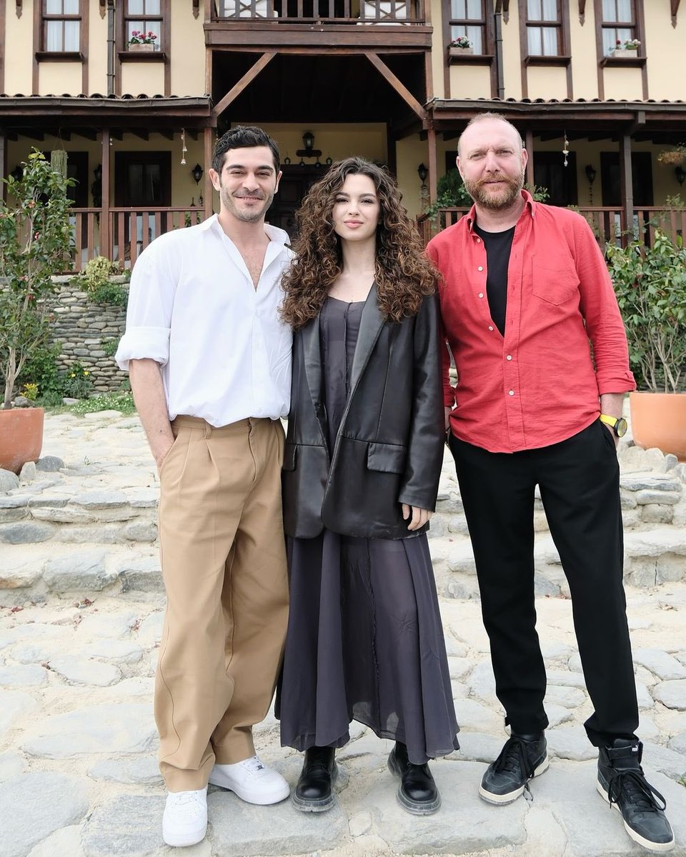 Arkadaslar coookk yakisiyolar cok❤️‍🔥bayildikk efendimmmm🌹 cok guzel duruyosunuz❤️

#mahcan #birgecemasalı