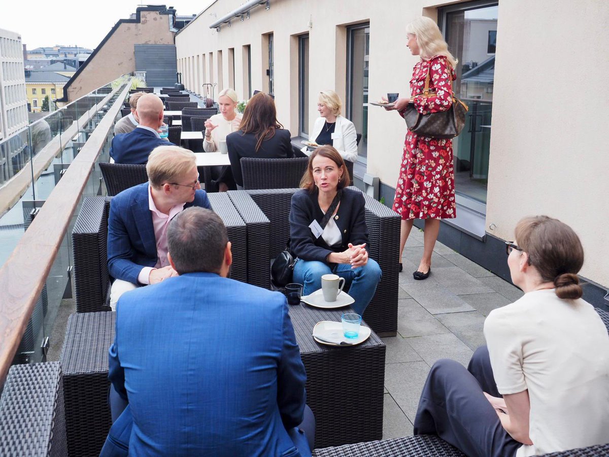 Directors' Institute Finland (@dif_finland) on Twitter photo #DIFFuture-ohjelmassa tutustutaan tänään yhtiökokousten maailmaan. Keskustelua vetää <a href="/CastrenS/">Castrén & Snellman</a>. #DIFFuture-ohjelmassa tutustutaan tänään yhtiökokousten maailmaan. Keskustelua vetää <a href="/CastrenS/">Castrén & Snellman</a>.