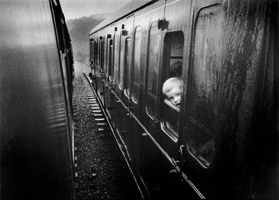 #BricioleDiPensieri
Esserci è partire daccapo,
in ogni tempo. 

#Photo Andrew Sanderson