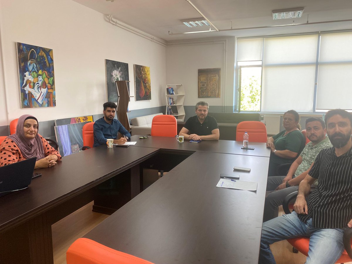 Yüksekokul müdürümüz Prof. Dr. Engin KANBUR yönetiminde İdari Personel Kalite Toplantısı gerçekleştirilmiştir. Toplantıda idari personeli ilgilendiren güncel kalite çalışmaları ve çıktıları değerlendirilerek yeni eğitim öğretim yılı için yapılması gerekenler tartışılmıştır.