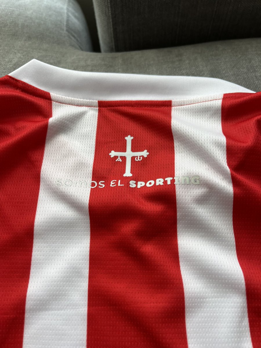 🏷️2️⃣5️⃣ €

🤍🌹SPORTING DE GIJÓN 24/25

📐Tallas M y L disponibles

🚚Envio en 2-3 dias

💬Escribe si te interesa