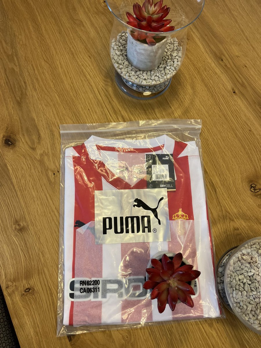 Tu también la quieres 🫣

Por solo 25€ ✅👍

💬Escríbenos 

#futbol #sporting #Gijón