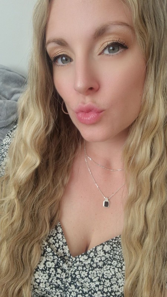 Aliceexpose's tweet image. Im gonna do what I can to get a pic when Anna is smoking. 😘
Would you like that? ☺️