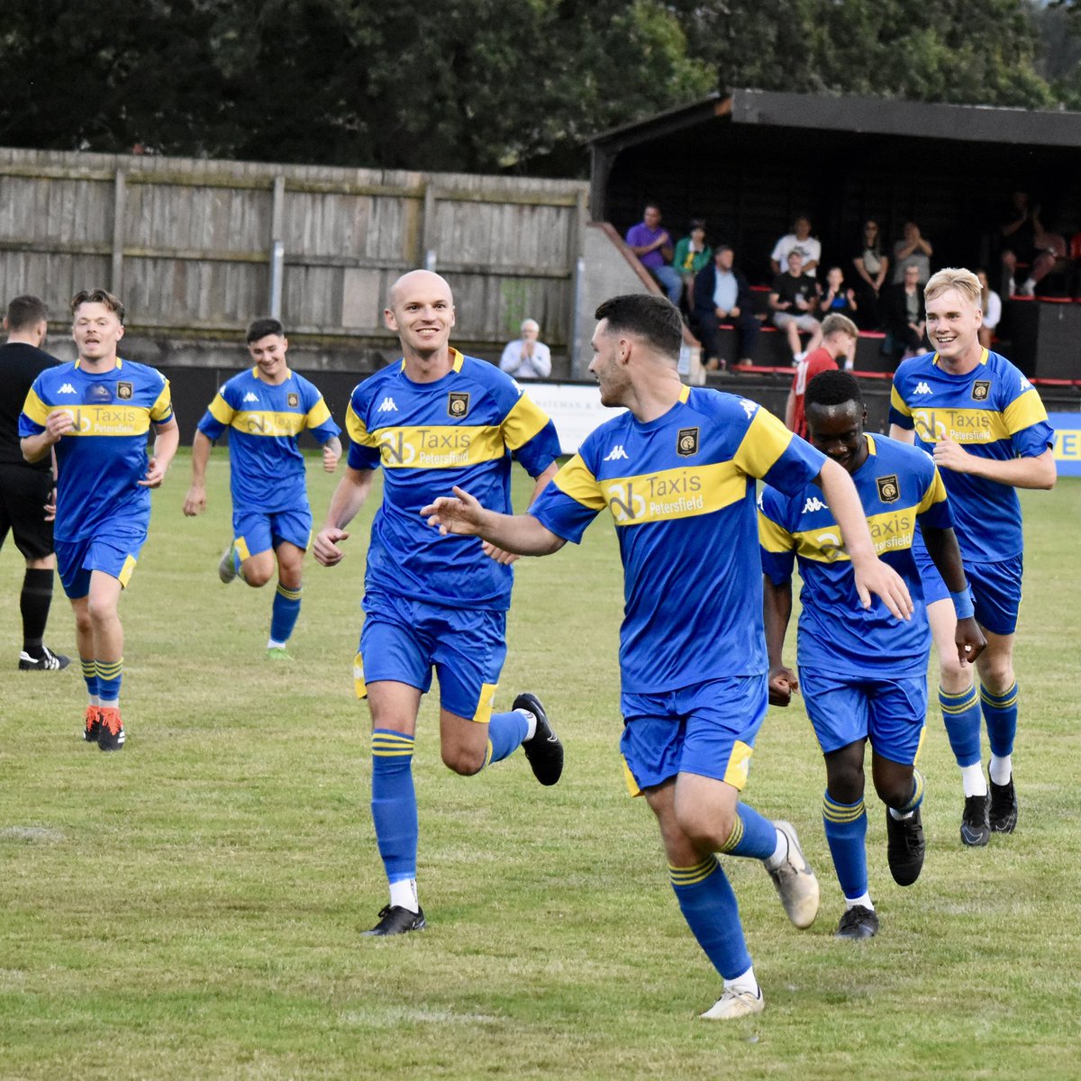 🎉 | 𝗛𝗔𝗣𝗣𝗬 𝗕𝗜𝗥𝗧𝗛𝗗𝗔𝗬
 
Happy Birthday to our very own Tom Dinsmore. Here’s 4 snaps from this seasons opening fixtures. 

#UpTheRams