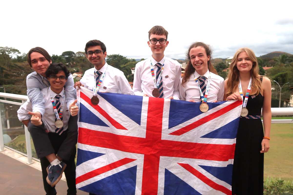 ElthamCollegeUK's tweet photo. We are very proud of our former student, Atharv, who not only represented the UK at the 17th International Olympiad on Astronomy and Astrophysics in Brazil last month but also won a silver medalπ₯.
#ElthamCollege #ElthamSuccess https://t.co/WNiC2mApHq