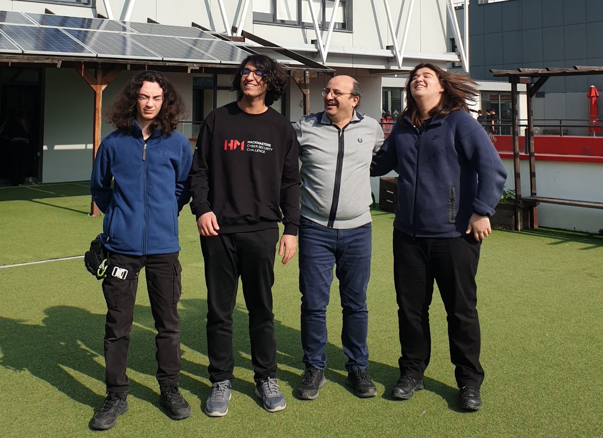 Teknofest 2024 Sağlıkta Yapay Zeka Yarışması'nda Türkiye finallerinde okulumuzu temsil edecek olan takımlarımıza başarılar dileriz.❤️💙