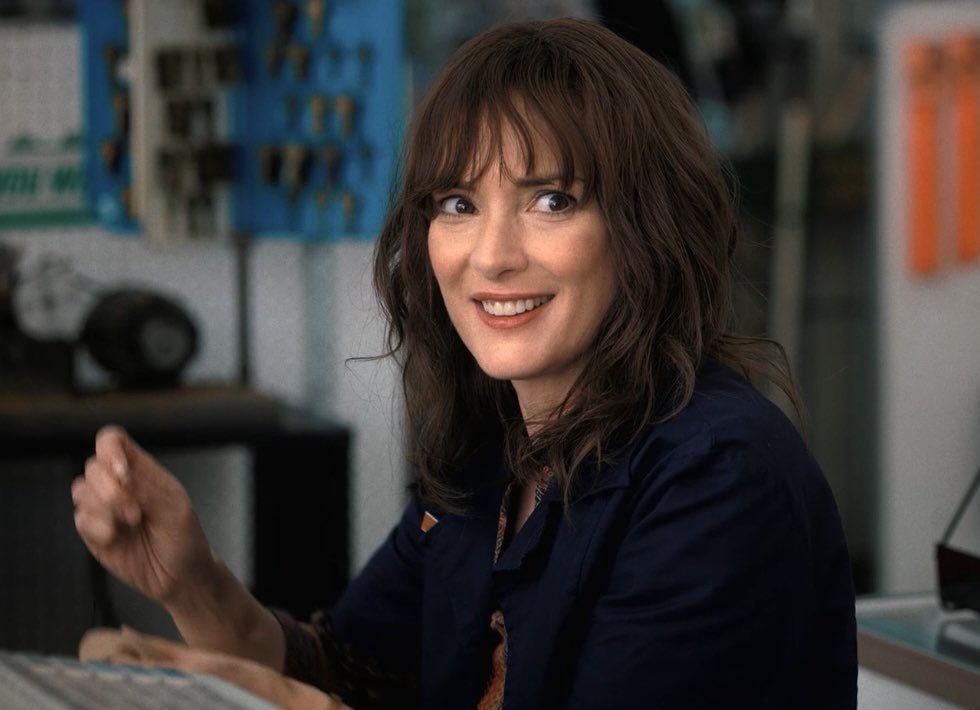 thinkerjoyceb's tweet image. joyce byers &amp;lt;3
