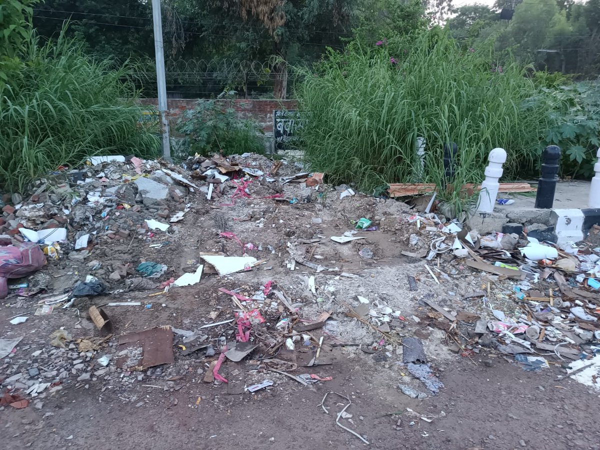 Poonam Arora tweet media