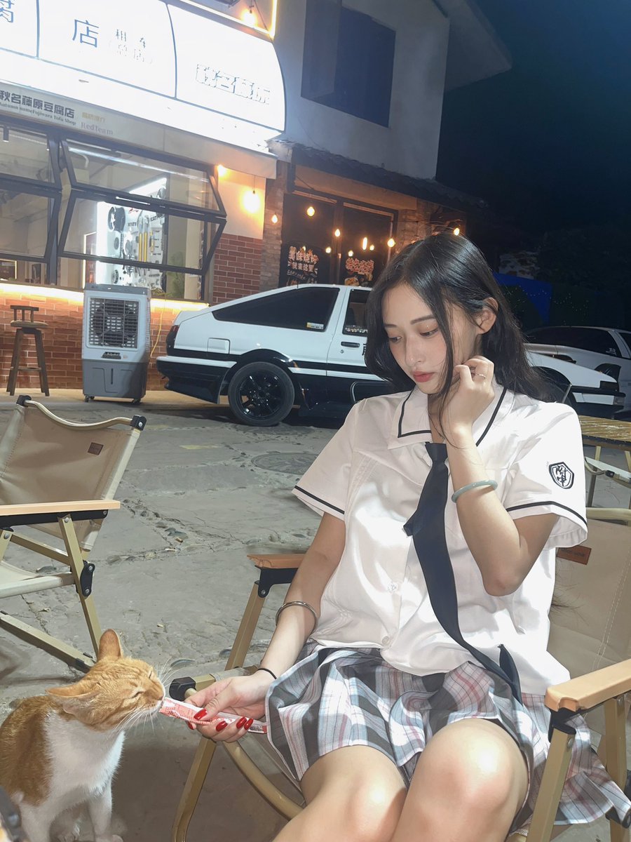 爱猫人士 https://t.co/xb2G9GkHAW