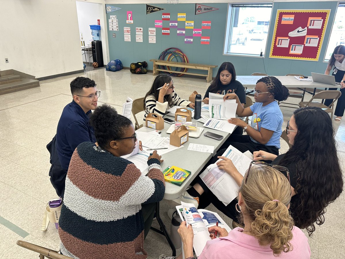 Gallegos Elem. (@gallegoselem) on Twitter photo Lesson Internalization - Gallegos Taking it Live! <a href="/BrettGallini/">Brett Gallini, Ed.D.</a> <a href="/Dr_JDavila/">Dr. Josefa Dávila</a> @HISDCentral Lesson Internalization - Gallegos Taking it Live! <a href="/BrettGallini/">Brett Gallini, Ed.D.</a> <a href="/Dr_JDavila/">Dr. Josefa Dávila</a> @HISDCentral