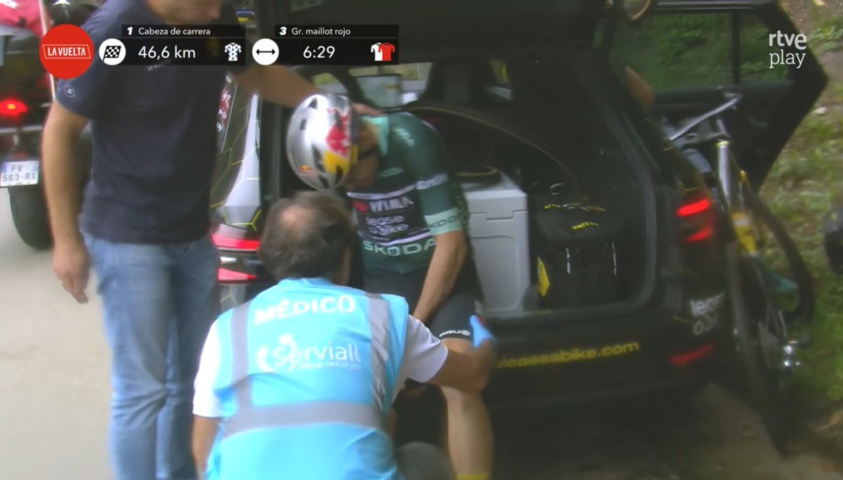 🇪🇦 #LaVuelta24

Abandono de 🇧🇪 Wout Van Aert (TVL).
Se ha golpeado con las rocas en el descenso.
 ☹️☹️☹️☹️