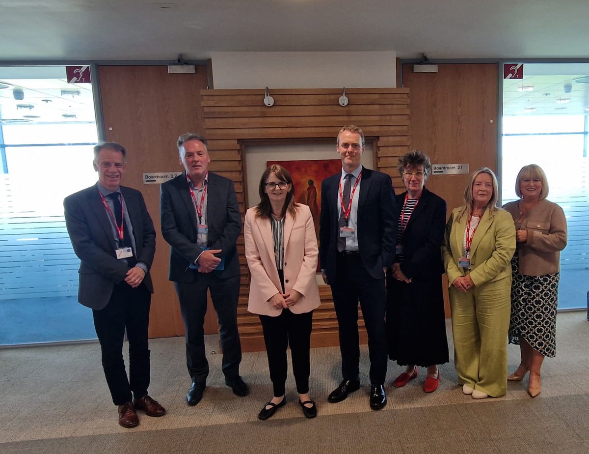 A <a href="/NIFHA/">NIFHA</a> contingent met with <a href="/dptfinance/">Dept of Finance</a> Minister Dr <a href="/CArchibald_SF/">Caoimhe Archibald MLA</a> today to discuss funding for social housing and future budgets.
#socialhousingni