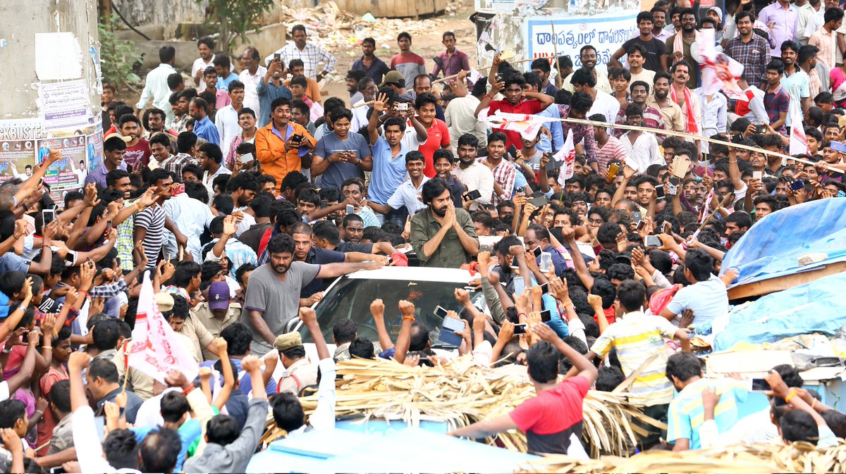 hemant_nwm's tweet image. Deputy CM PawanKalyan announced a donation of ₹1 crore to the AP CM Relief Fund to support the state&apos;s relief efforts.

#JSPForAP