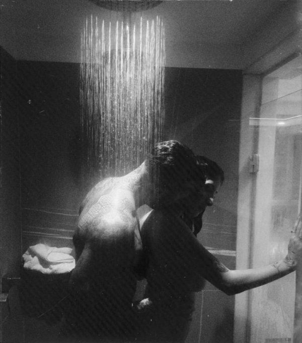 economizar água tomar banho juntos