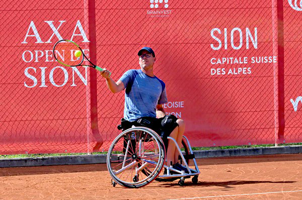 Good evening supporters in #Switzerland! The Sion Wheelchair #Tennis Open begins this Thursday thru Sunday at the Centre de Sports et Loisirs des Îles in #Sion. Come cheer on your tennis players! 
Photo athlete: Swiss player Roger Baumann
Photo credit: Frédéric Dubuis