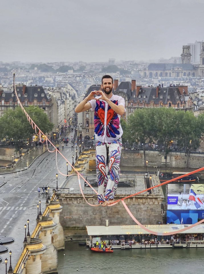 #Interview : rencontre avec Nathan Paulin, pour la rentrée de Culture Cirque 

🎈 L’artiste a illuminé Paris lors de la cérémonie d’ouverture des #JO2024 

📲 Interview à lire sur notre page Facebook 

📸 Alexandre Gomez de Miranda