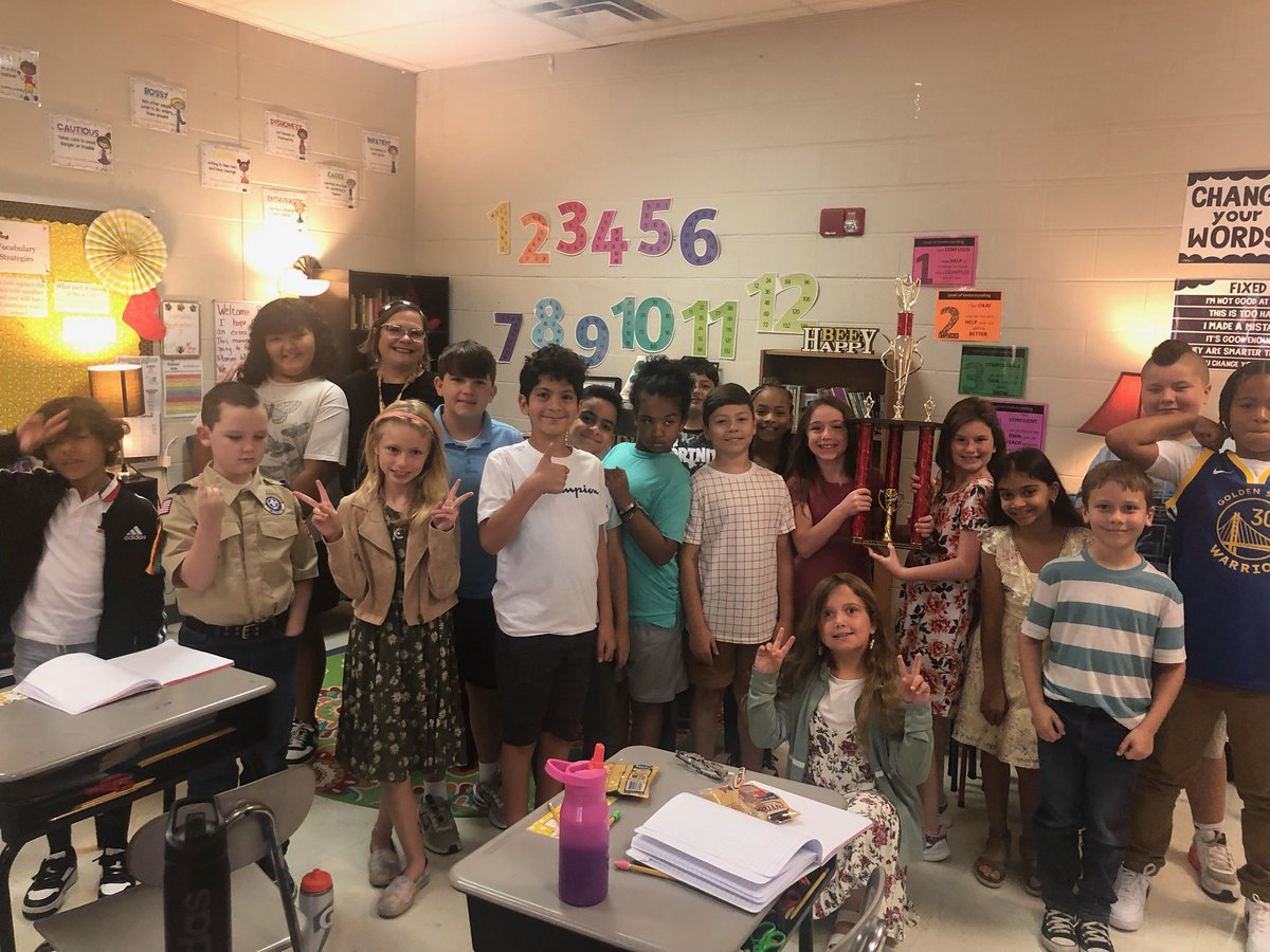 🏆More lunch winners 

Mrs. Dean, Mrs. Williams, Ms. Dickerson, Mrs. Bruce