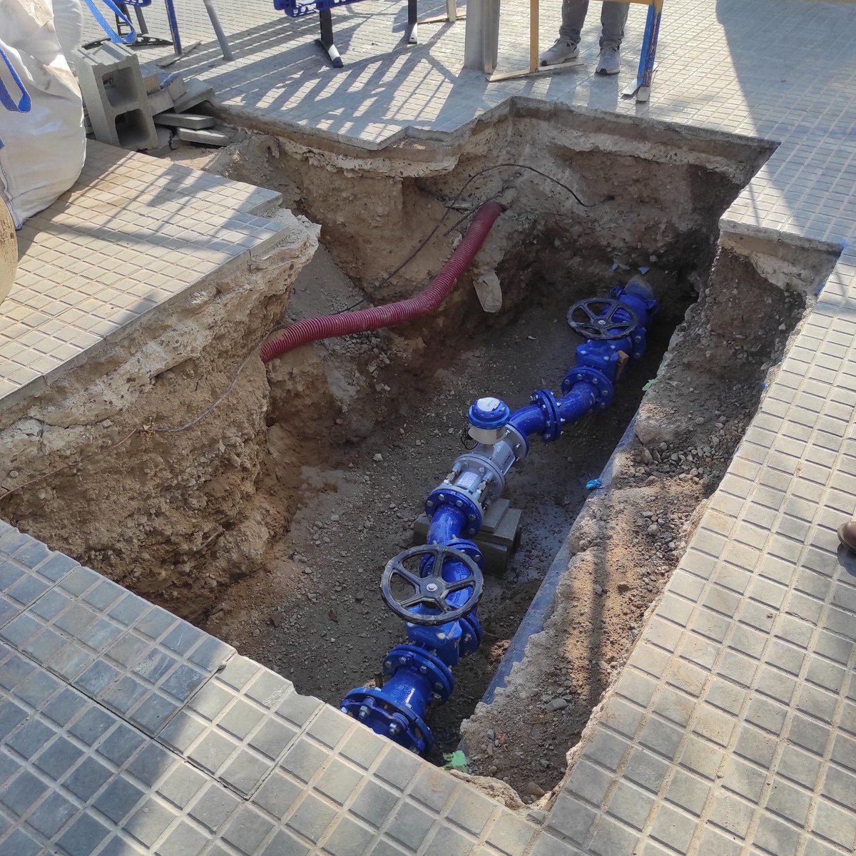 LLmtirado's tweet photo. Estos días estamos actualizando la red del suministro de agua. Unas obras necesarias para tener nuestra ciudad más preparada para la sequía.

Con un presupuesto de 430.069 euros sectorizaremos la red e instalaremos localizadores de fugas y reguladores de caudales. https://t.co/rw4IioOWeG
