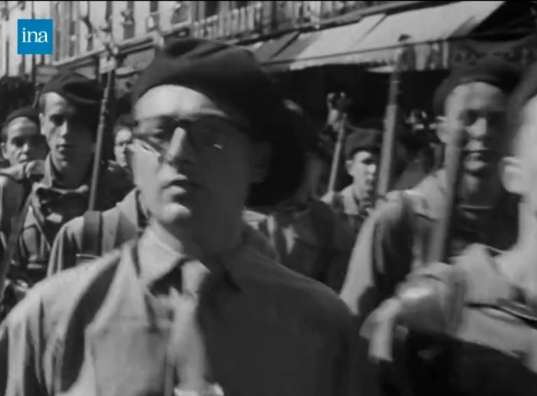 En ce 80e anniversaire de la libération de Lyon, une pensée pour ce jeune résistant de 19 ans qui défile sur la place Bellecour avec ses camarades du Vercors. Sa mère a été déportée et assassinée un an plus tôt à Auschwitz.
Hommage à l'historien Marc Ferro (1924-2021).