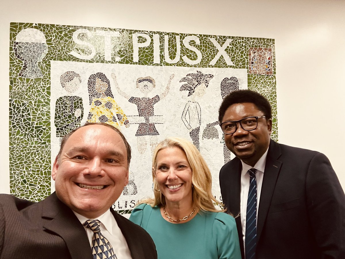 A special thanks to vice principals MacDonell and Imahiagbe for their dedication and hard work in making the first day of school a success at St. Pius X High School. I am grateful for your leadership to ensure our staff and students thrive and succeed. #ocsbFirstDay #ocsb