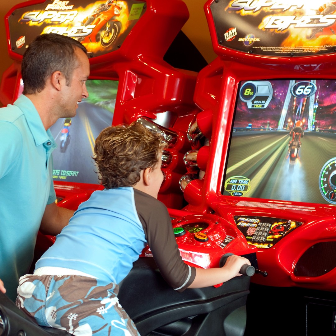 FloridaysResort's tweet image. Discover endless family fun at Floridays! 🌴With an expansive zero-entry pool, interactive children's water playscape, sandy beach area, and an arcade game room, Floridays ensures there's plenty of excitement for all ages!

#floridaysresort  #zeroentrypool