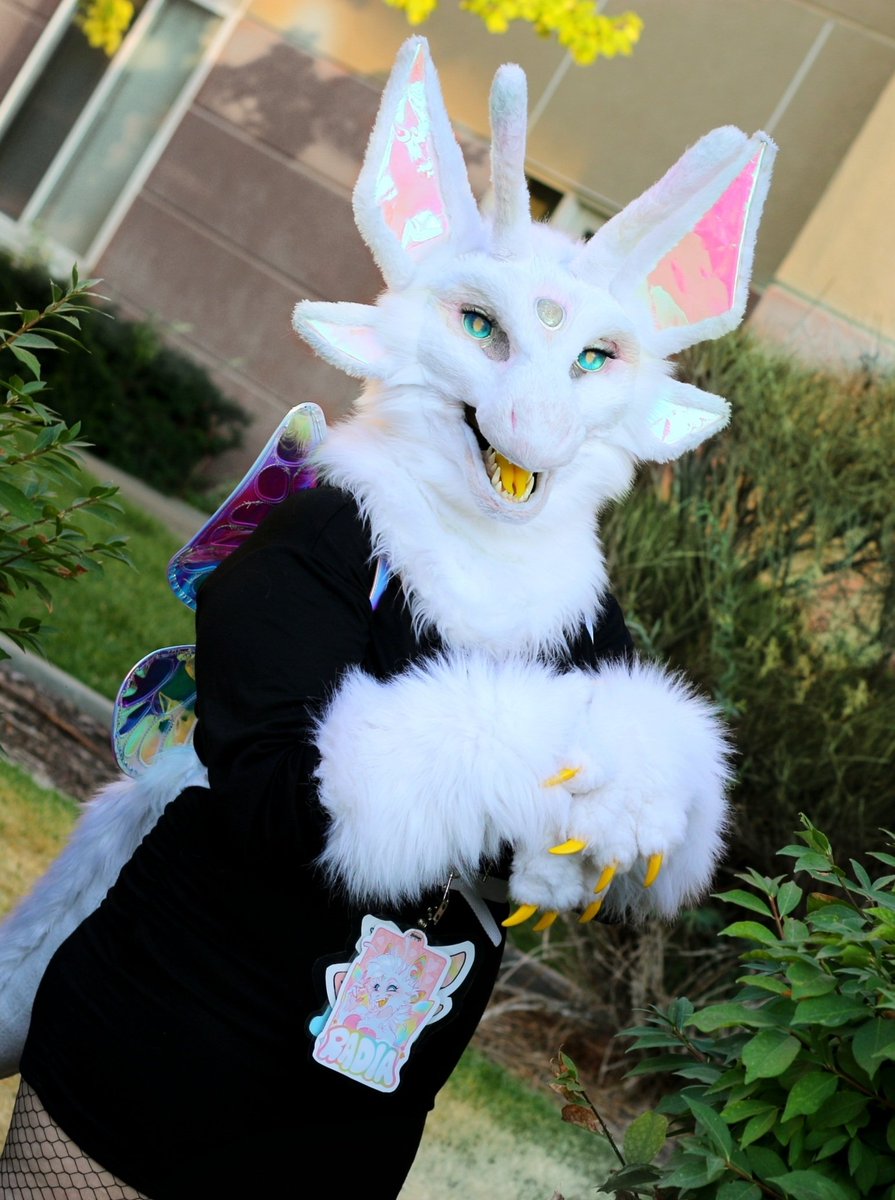 fairyradia's tweet photo. Fursuit vs art!! ✨️

Suit by @deleon_fursuits 
Art by @_ziggy_lemon_ https://t.co/0Gym3Dv9OD