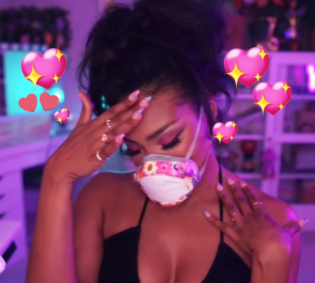 KiwiOnTheSticks's tweet image. There are lots of questions, frustration, judgement, and name calling going around about masking so I just wanted to share some things I’ve learned as a person who’s been masking since April of 2020 🧵 

And of course, if this doesn’t appeal to you, feel free to scroll on by 🍃