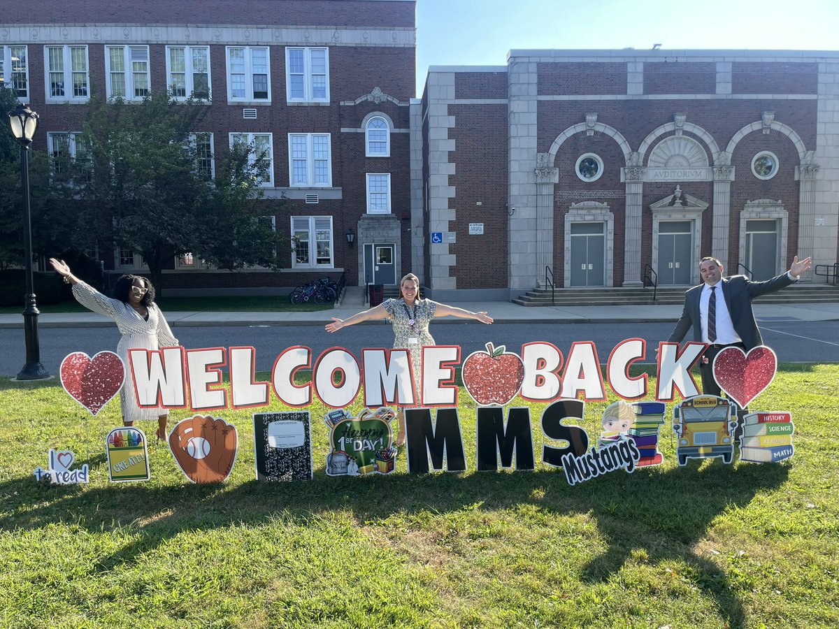 Mineola Middle School (@mineolams) on Twitter photo We welcome our leaners with open arms & excited smiles! The <a href="/MineolaMS/">Mineola Middle School</a> Mustangs 🐎 are having a great first day! Here’s to an amazing 2024-2025 school year ❤️🍎🚌🏫 We welcome our leaners with open arms & excited smiles! The <a href="/MineolaMS/">Mineola Middle School</a> Mustangs 🐎 are having a great first day! Here’s to an amazing 2024-2025 school year ❤️🍎🚌🏫