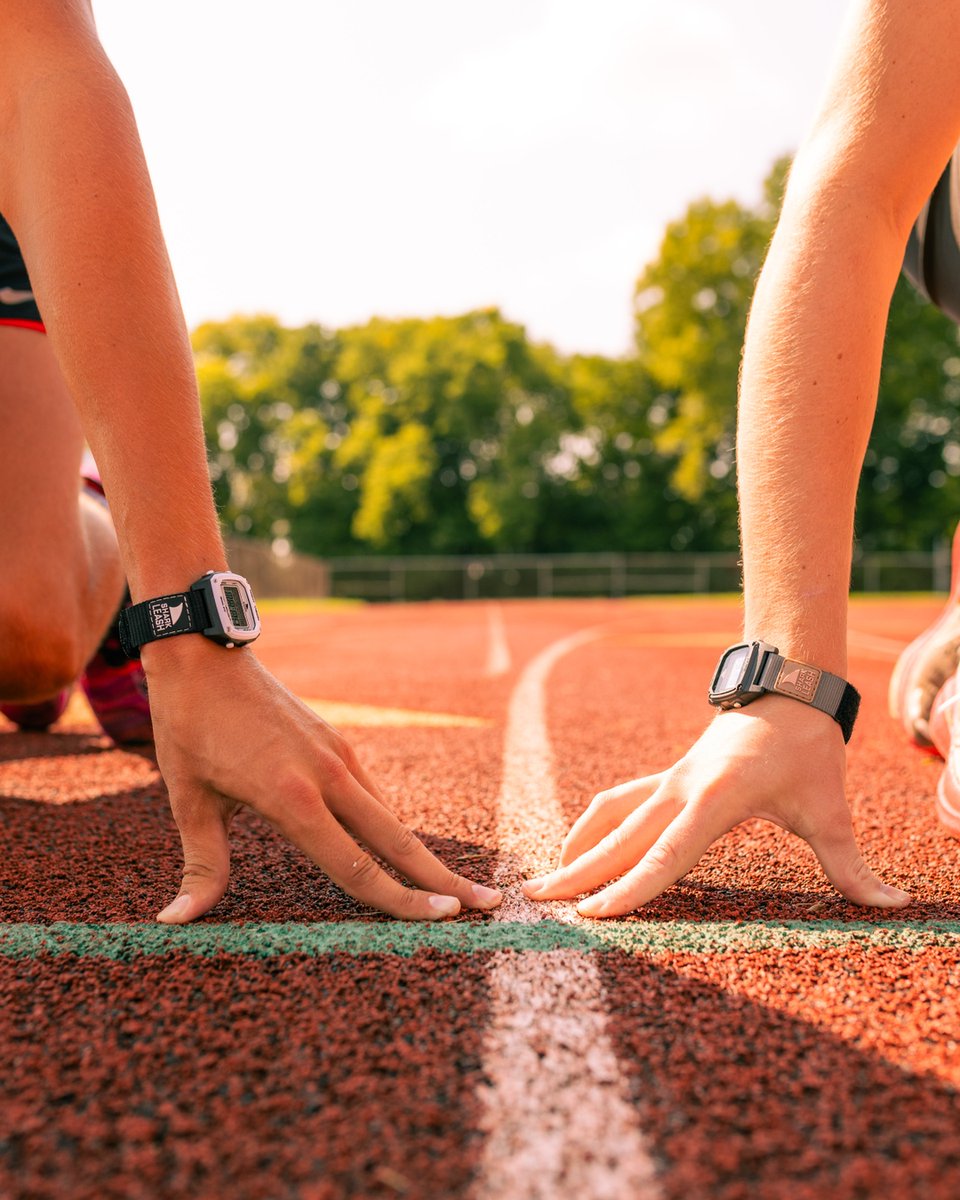 freestyle_watch's tweet photo. Start the week strong with the perfect duo. Sahara and Orca Shark Watches are ready to race through anything—just like you and your bestie 🏃♂️⏱️ #run #running #watch #watchpic #runitup #trackrunner #track #runningwatch #sportswatch #runninggear https://t.co/1ucMQ179T2 https://t.co/3Bjoa9SapC