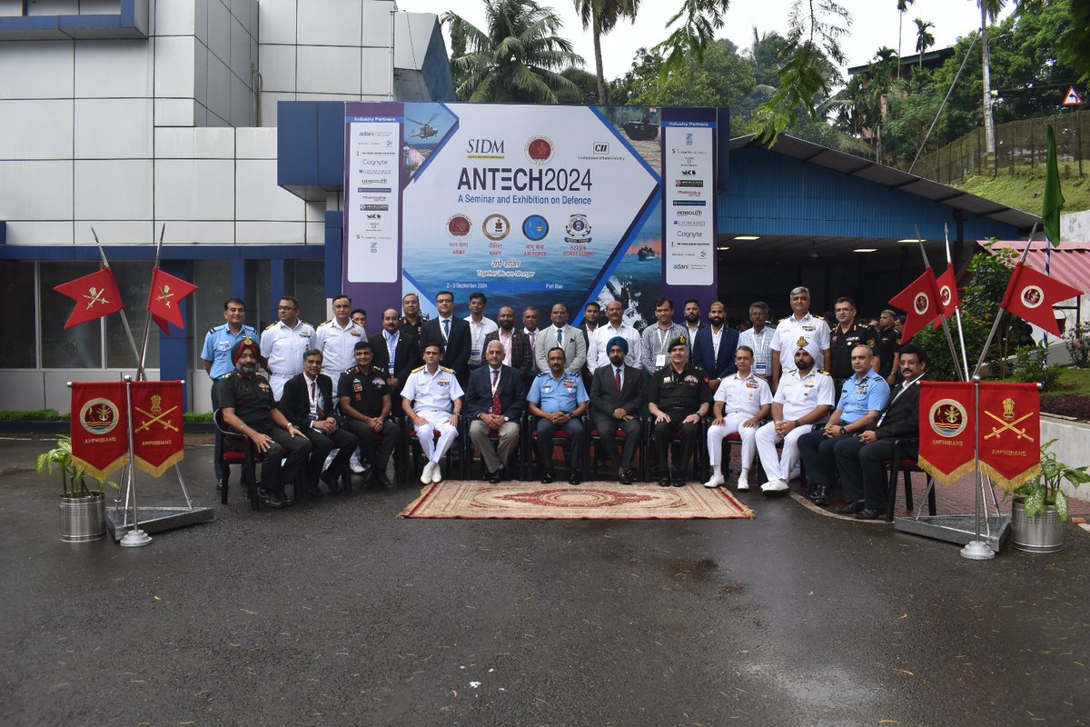 AN_Command's tweet image. #ANC conducted a maiden two-day #ANTech Exhibition cum Seminar at Port Blair from 2-3 Sep 2024, inaugurated by Air Marshal Saju Balakrishnan, AVSM, VM, #CINCAN. In collaboration with #CII and #SIDM, it fostered ties between the Defence Industry and #MoD. #AtmanirbharBharat