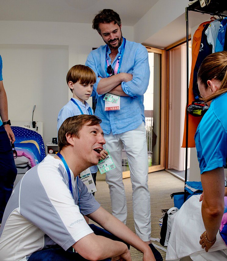 royalchildren_'s tweet photo. #PrinceFelix #PrincessAmalia #PrinceLiam of Nassau #PrinceLouis and #PrinceSebastien of Luxembourg 
visit the Olympic Village and meet athletes from the Luxembourg team on Day 2 of the Paris Olympic Games 2024, in Saint-Denis, France 🇫🇷🇱🇺 -July 28th 2024. https://t.co/fhr3uZ017B